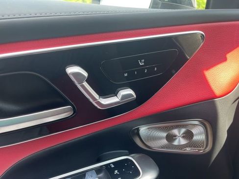 Used 2024 Mercedes-Benz GLC 43 AMG 4MATIC image 29