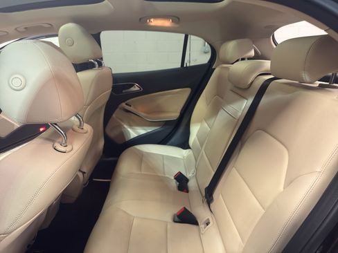 Used 2016 Mercedes-Benz GLA 250 4MATIC image 29