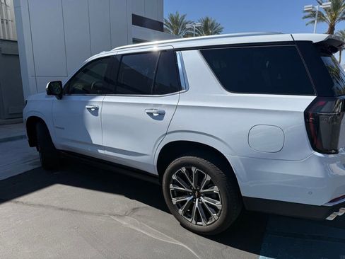 Used 2026 Chevrolet Tahoe High Country image 2