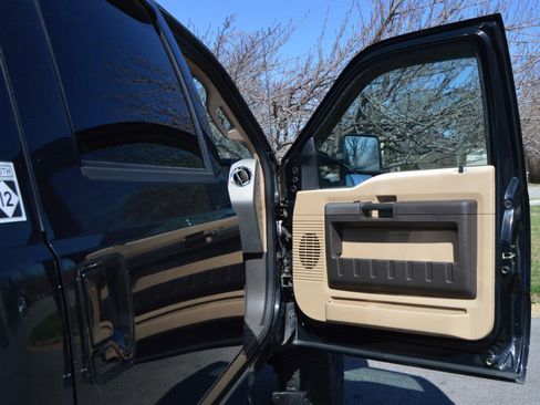 Used 2011 Ford F350 Lariat w/ Camper Pkg image 16