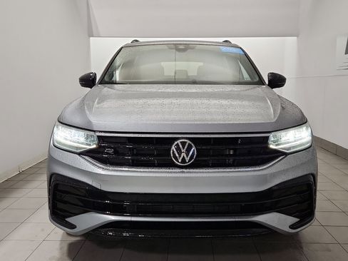 Certified 2023 Volkswagen Tiguan SE R-Line image 3
