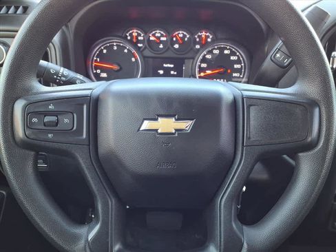 Used 2022 Chevrolet Silverado 2500 Custom w/ Custom Value Package image 11