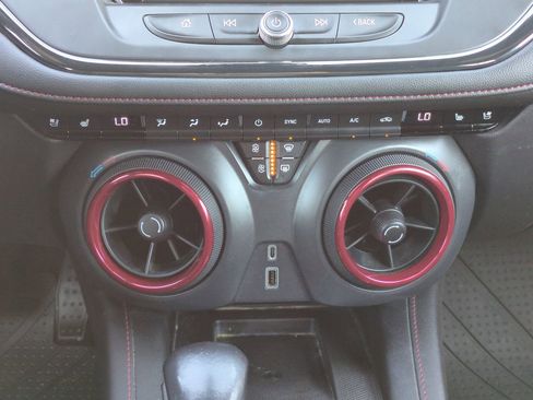 Used 2019 Chevrolet Blazer RS image 18