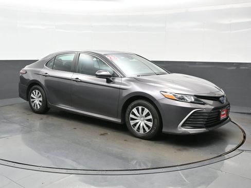 Used 2024 Toyota Camry LE FWD image 8