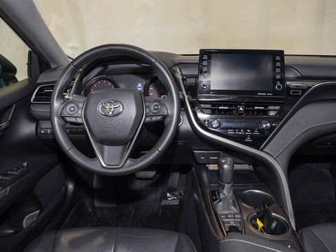 Used 2021 Toyota Camry XSE image 6