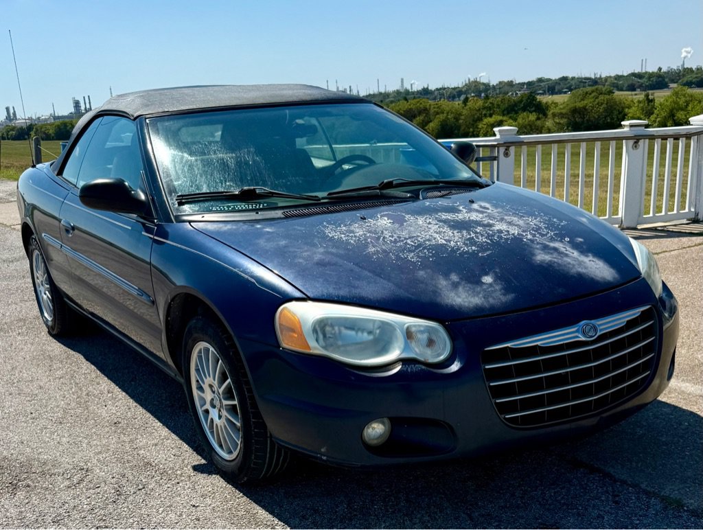 Used 2005 Chrysler Sebring Touring FWD image 3