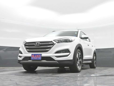 Used 2018 Hyundai Tucson Limited w/ Ultimate Package 02 FWD image 30