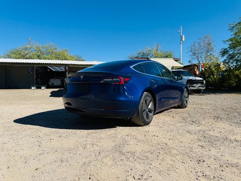 Used 2018 Tesla Model 3 Mid Range image 5