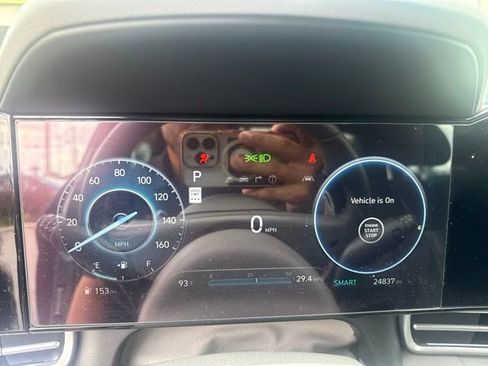 Used 2025 Hyundai Elantra SEL FWD image 14
