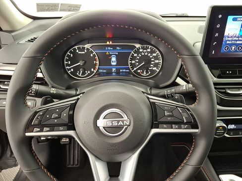 Used 2025 Nissan Altima 2.5 SR w/ SR Premium Package FWD image 16