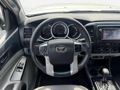 Used 2014 Toyota Tacoma 2WD Access Cab w/ Convenience Package image 17
