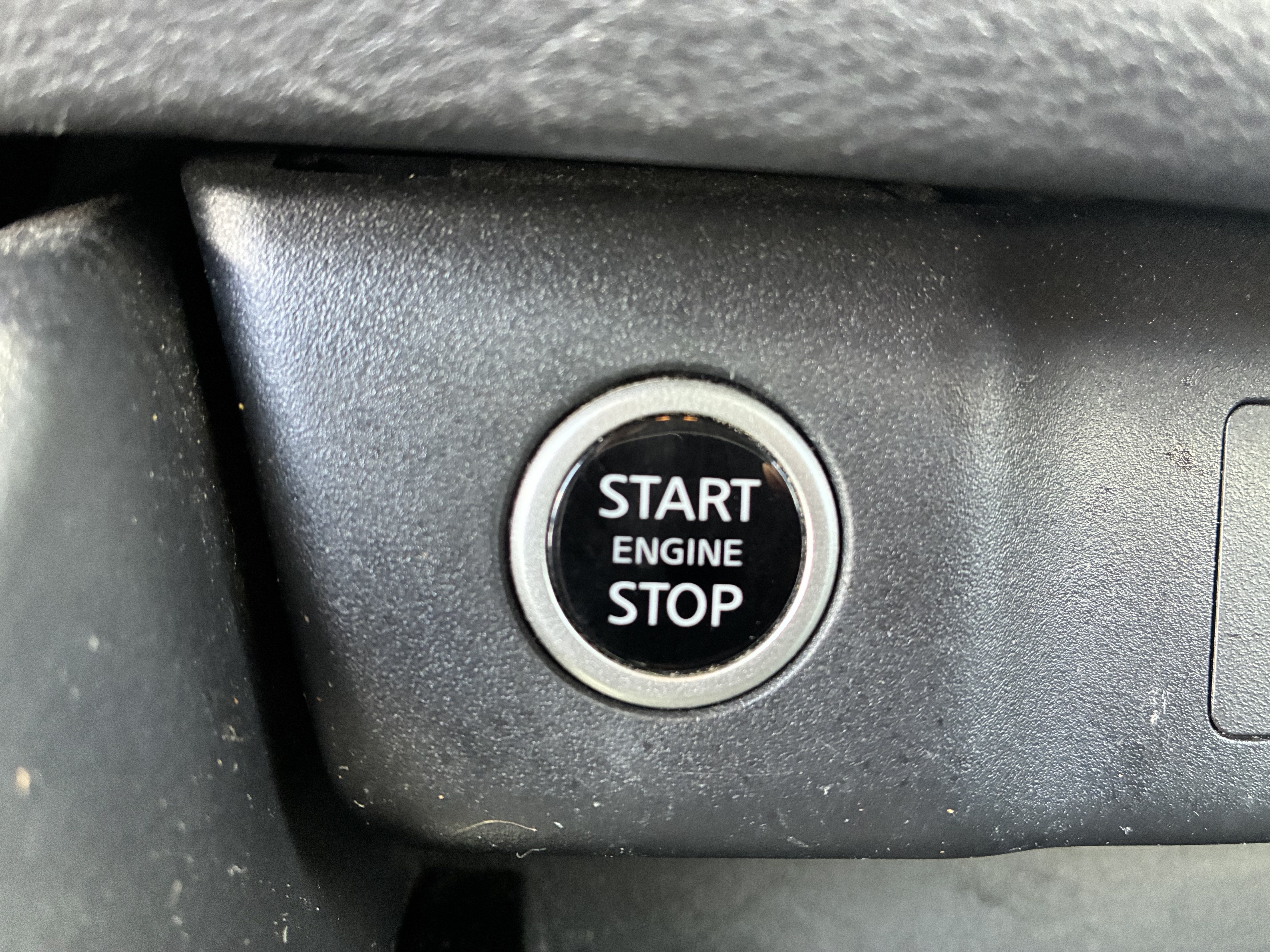 Used 2022 Nissan Rogue SV FWD image 30
