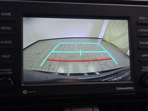 Used 2021 Toyota RAV4 LE image 5