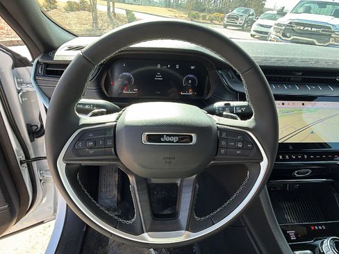 New 2026 Jeep Grand Cherokee Altitude image 23