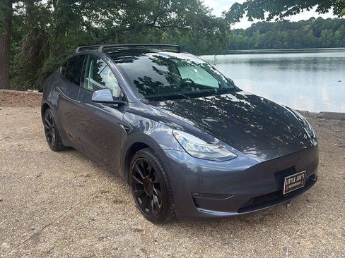 Used 2020 Tesla Model Y Long Range AWD/4WD image 2
