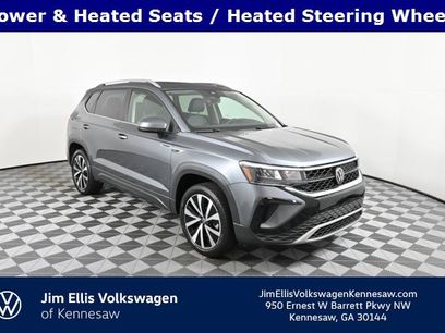 Certified 2023 Volkswagen Taos SE w/ Panoramic Sunroof Package