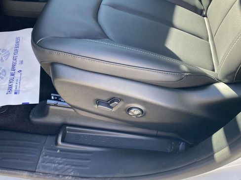 New 2026 Chrysler Pacifica Select w/ S Appearance Package FWD image 17