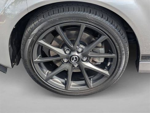 Used 2015 MAZDA MX-5 Miata Club RWD image 16