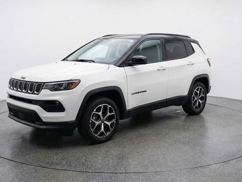 Used 2025 Jeep Compass Limited AWD/4WD image 3