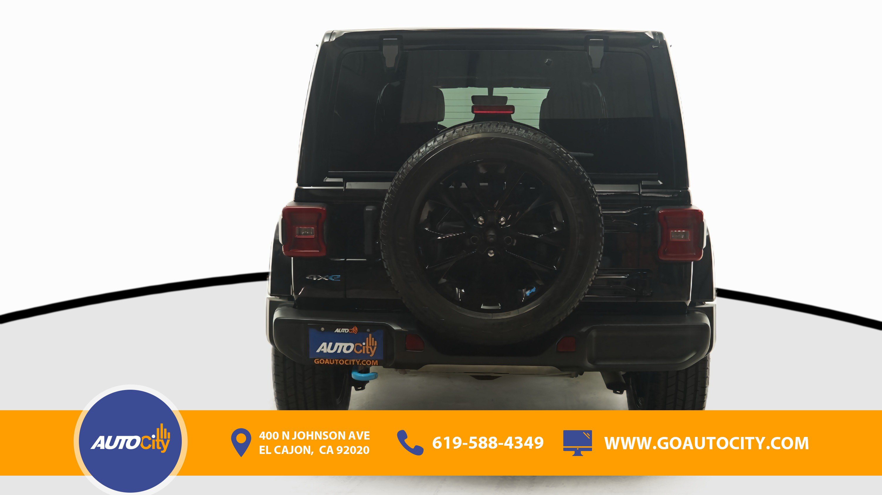 Used 2023 Jeep Wrangler Unlimited Sahara w/ Cold Weather Group AWD/4WD image 12