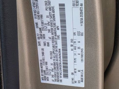 Certified 2018 Ford Escape SE AWD/4WD image 25