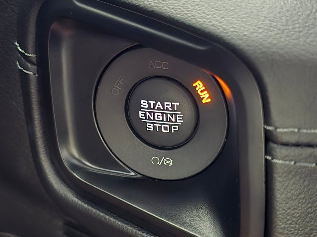 Used 2025 Jeep Wrangler Unlimited Sahara AWD/4WD image 44
