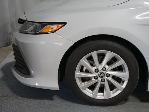 Used 2023 Toyota Camry LE FWD image 5