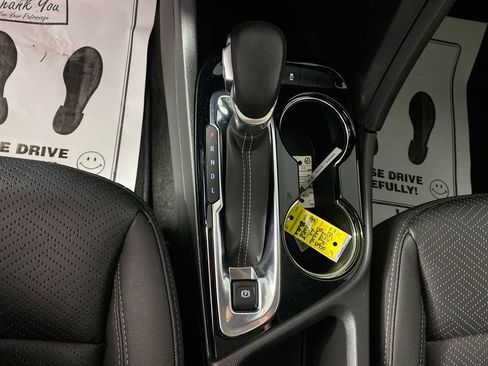 Used 2023 Buick Encore GX Essence w/ Experience Buick Package FWD image 19