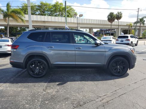 Certified 2022 Volkswagen Atlas SE w/ Panoramic Sunroof Package image 6
