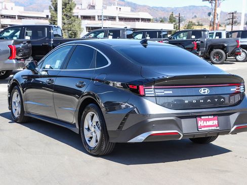 Used 2025 Hyundai Sonata SE FWD image 5
