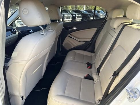 Used 2015 Mercedes-Benz GLA 250 4MATIC image 13