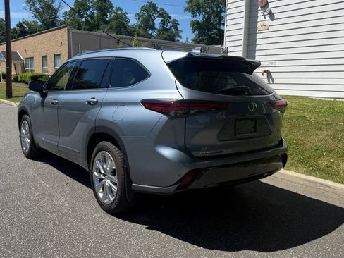 Used 2020 Toyota Highlander Limited AWD/4WD image 3