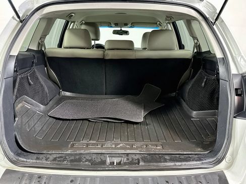 Used 2011 Subaru Outback 2.5i Premium w/ All-Weather Pkg AWD/4WD image 16
