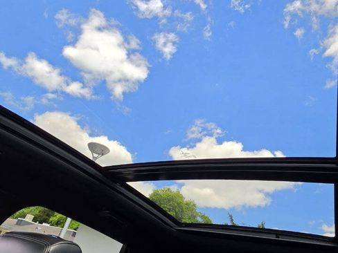 Used 2016 Lincoln MKX Reserve w/ Luxury Package AWD/4WD image 16