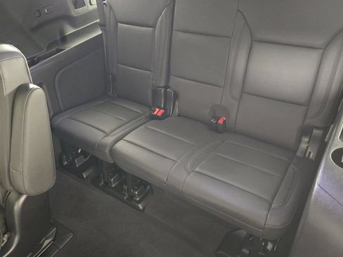 New 2026 Chevrolet Suburban LT w/ Comfort Package RWD image 33