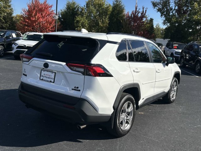 Used 2024 Toyota RAV4 LE AWD/4WD image 4