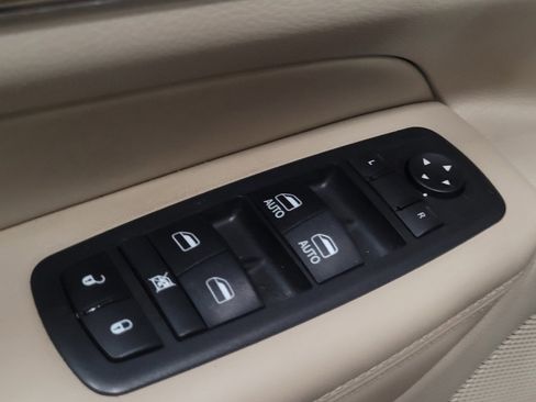 Used 2018 Jeep Grand Cherokee Limited AWD/4WD image 27
