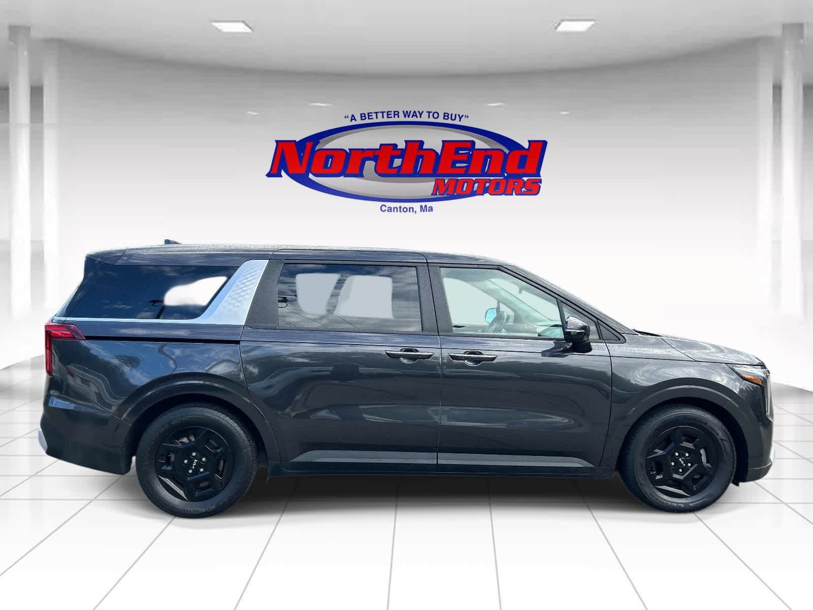 Used 2025 Kia Carnival FWD image 2