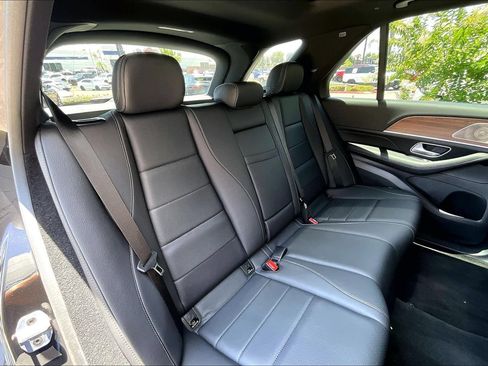 Used 2025 Mercedes-Benz GLE 350 4MATIC image 26