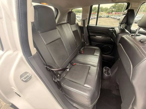 Used 2014 Jeep Compass Latitude AWD/4WD image 16