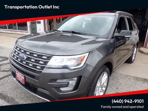 Used 2017 Ford Explorer XLT w/ Equipment Group 202A image 1