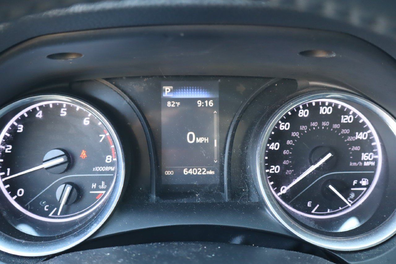 Used 2019 Toyota Camry SE FWD image 8
