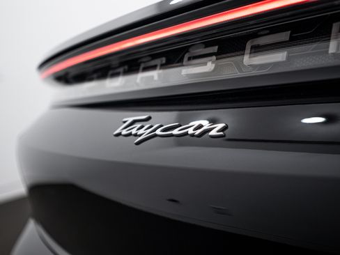 Certified 2024 Porsche Taycan image 27