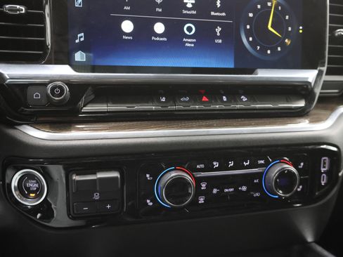 Used 2024 Chevrolet Silverado 2500 LT image 44