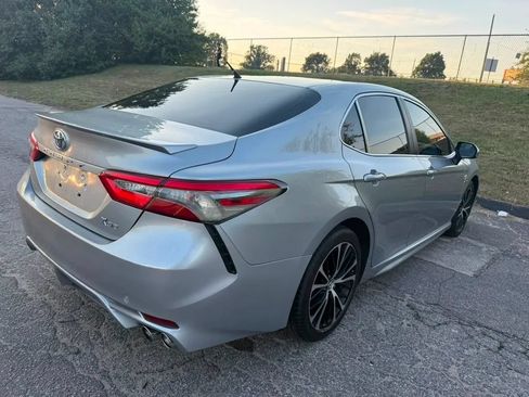 Used 2018 Toyota Camry SE FWD image 5