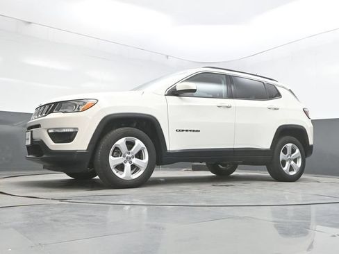 Used 2020 Jeep Compass Latitude w/ Popular Equipment Group AWD/4WD image 36