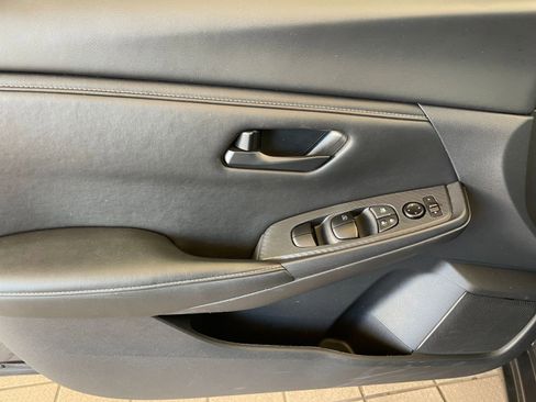 Used 2025 Nissan Sentra S image 18