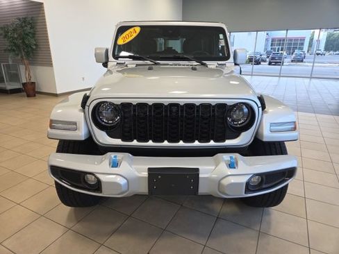 Used 2024 Jeep Wrangler High Altitude AWD/4WD image 4