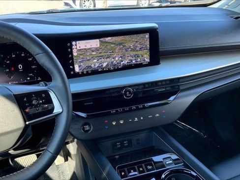 Used 2025 Nissan Murano SL image 5