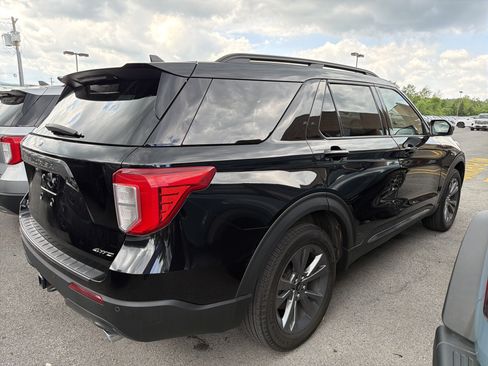 Used 2023 Ford Explorer XLT w/ Equipment Group 202A AWD/4WD image 7